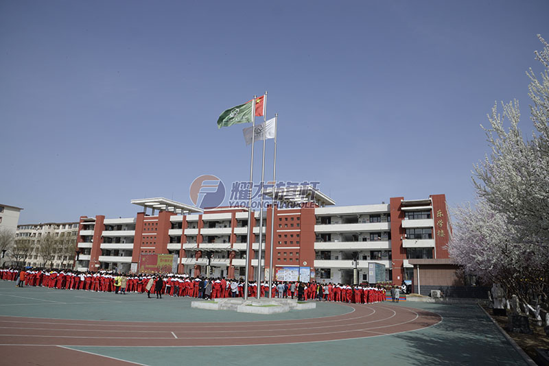 内蒙古农业大学附属中学使用耀龙学校旗杆升旗
